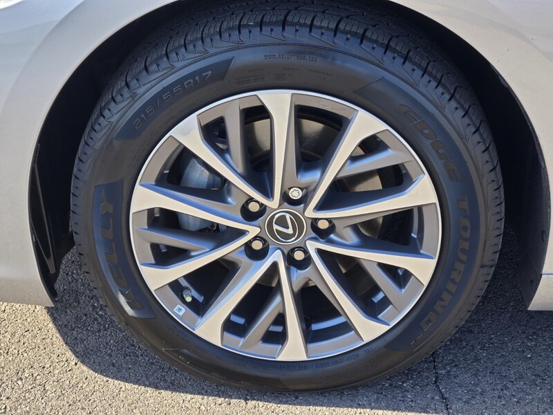 2022 Lexus ES 350 photo 9