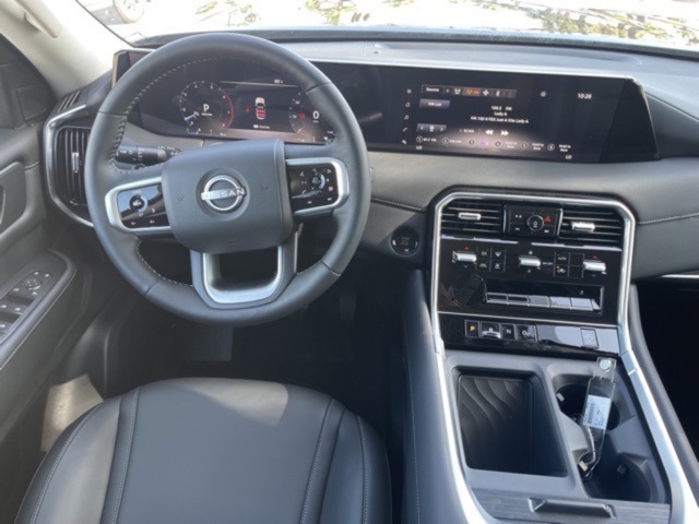 2025 Nissan Armada SV photo 17