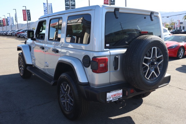 2024 Jeep Wrangler Sahara photo 5