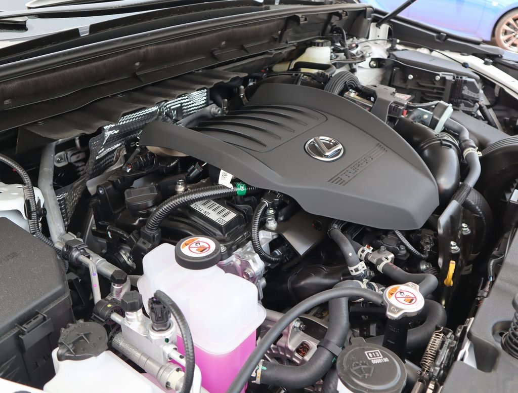 2025 Lexus NX 350 photo 13