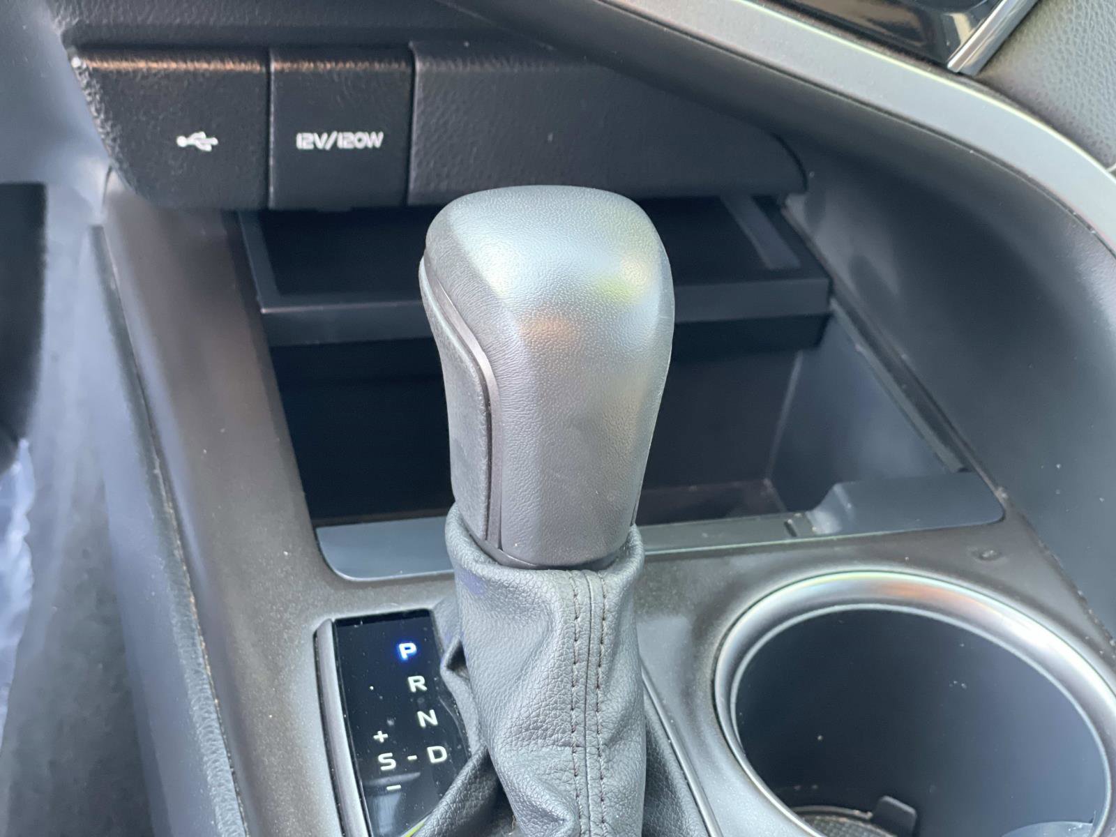 2023 Toyota Camry SE photo 13