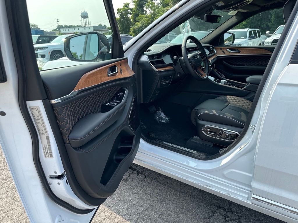 2023 Jeep Grand Cherokee Summit Reserve 4xe photo 21