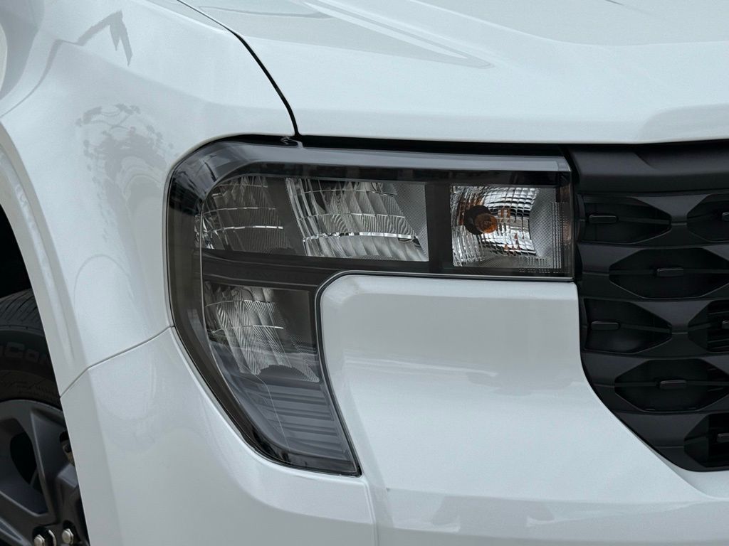 2025 Ford Maverick XLT photo 2