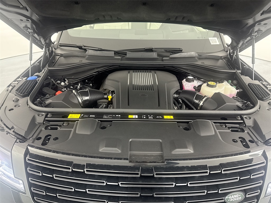 2025 Land Rover Range Rover SE photo 23
