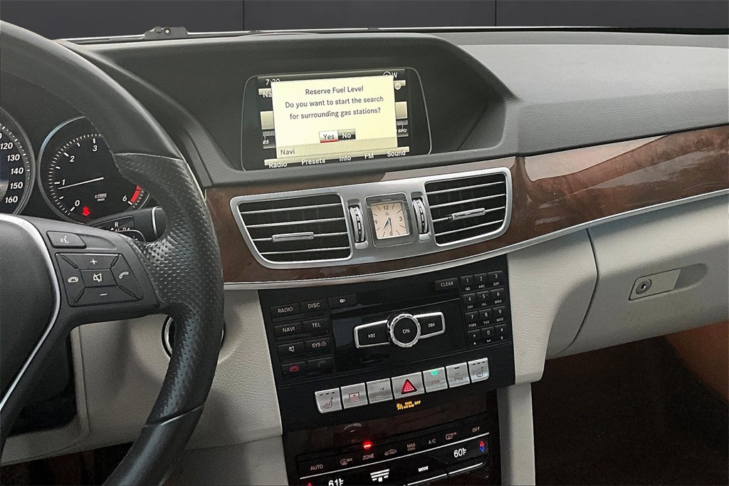2014 Mercedes Benz E 250 4MATIC photo 6