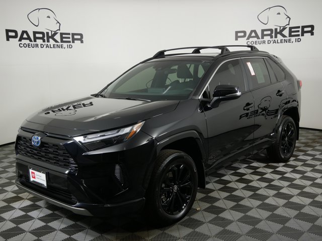 2023 Toyota RAV4 SE's photo