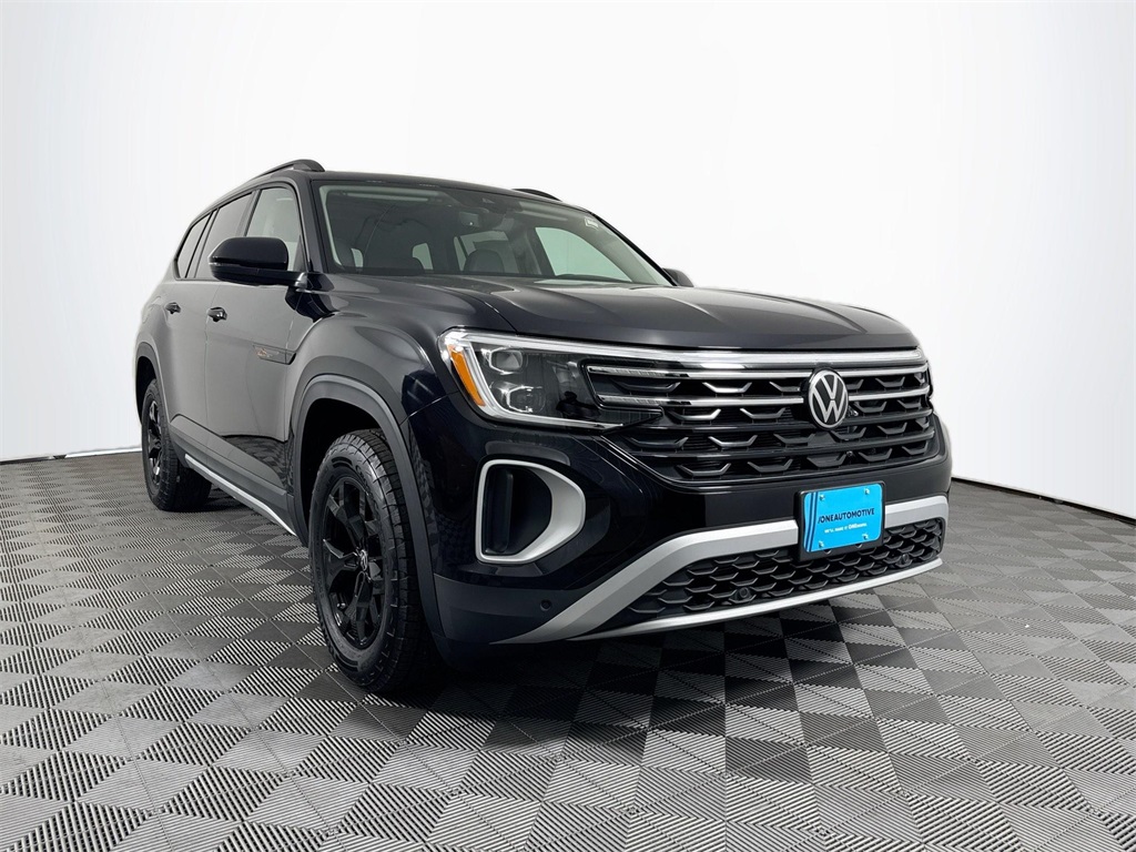2025 Volkswagen Atlas Peak Edition SE photo 4