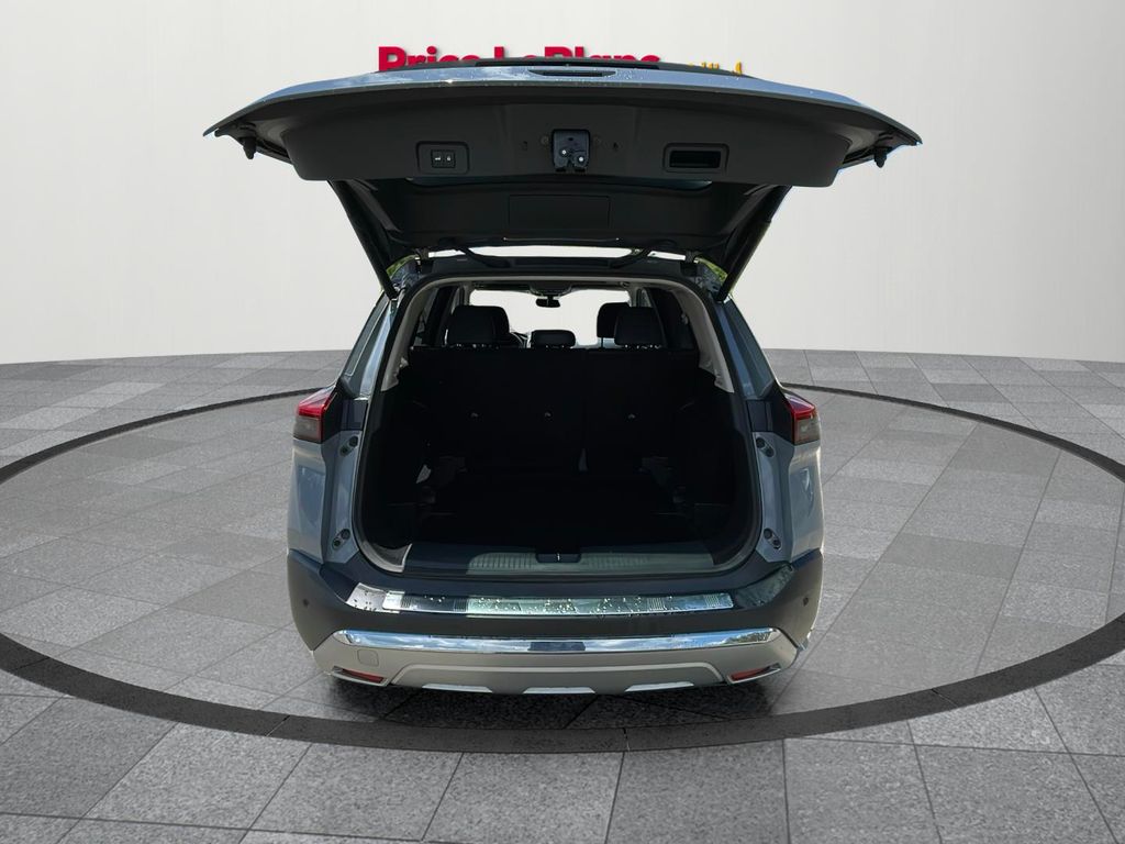 2022 Nissan Rogue Platinum photo 16