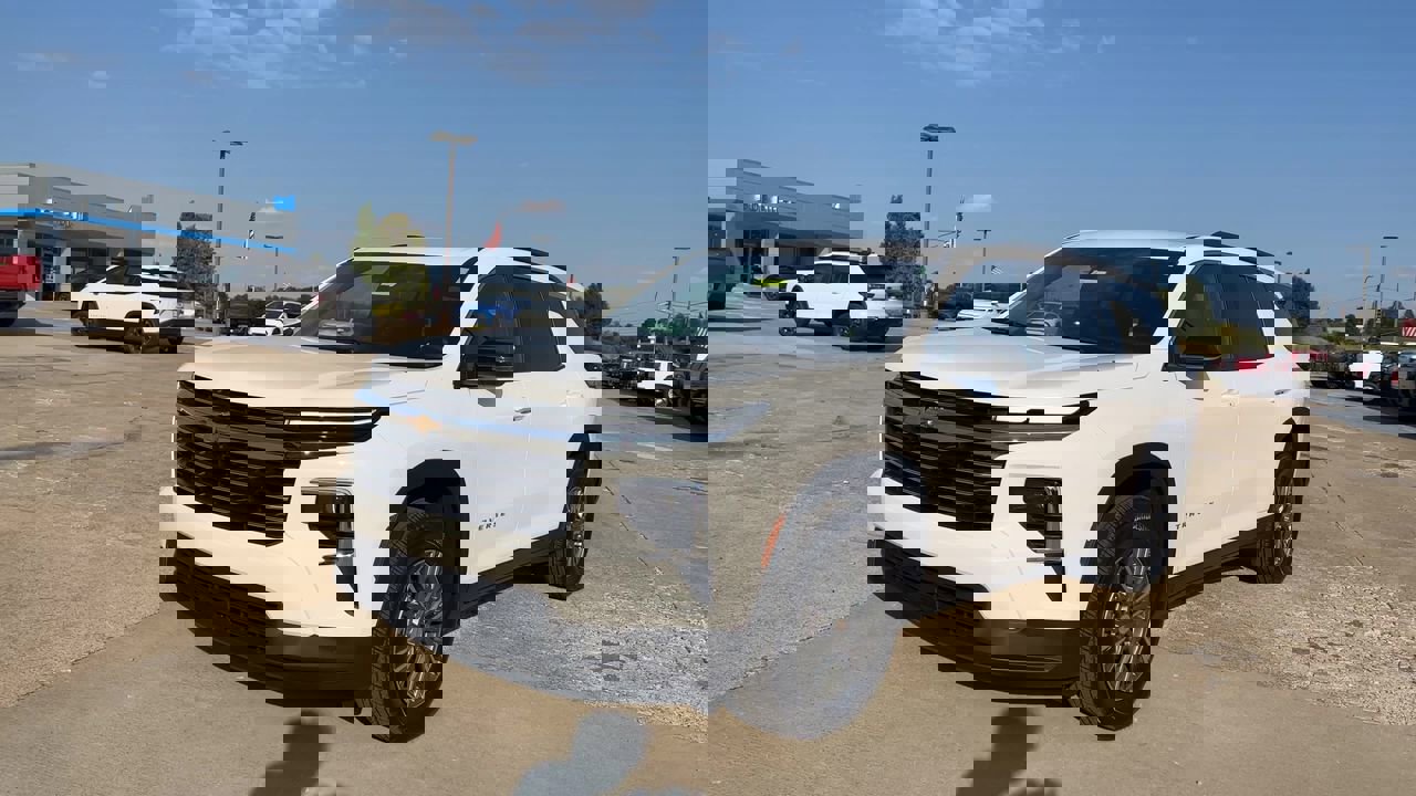 2025 Chevrolet Traverse photo 3