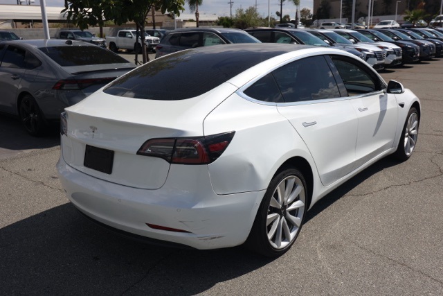 2020 Tesla Model 3 Standard Range Plus photo 3