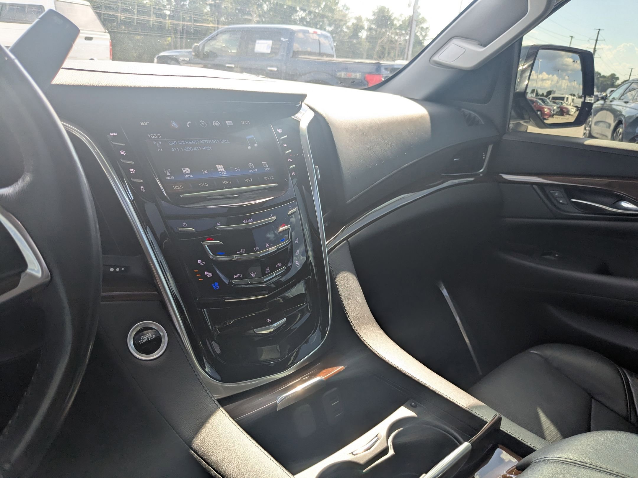 2020 Cadillac Escalade Luxury photo 17