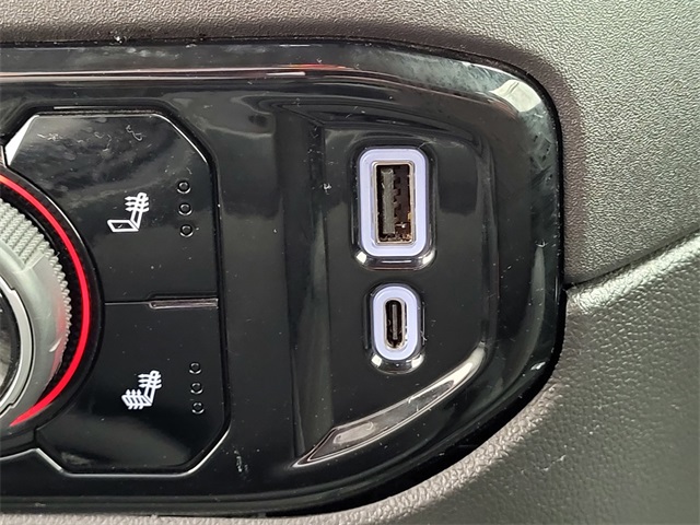 2023 Chevrolet Silverado 1500 RST photo 14