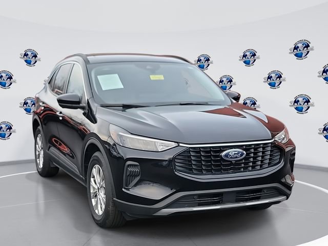 2023 Ford Escape Active's photo