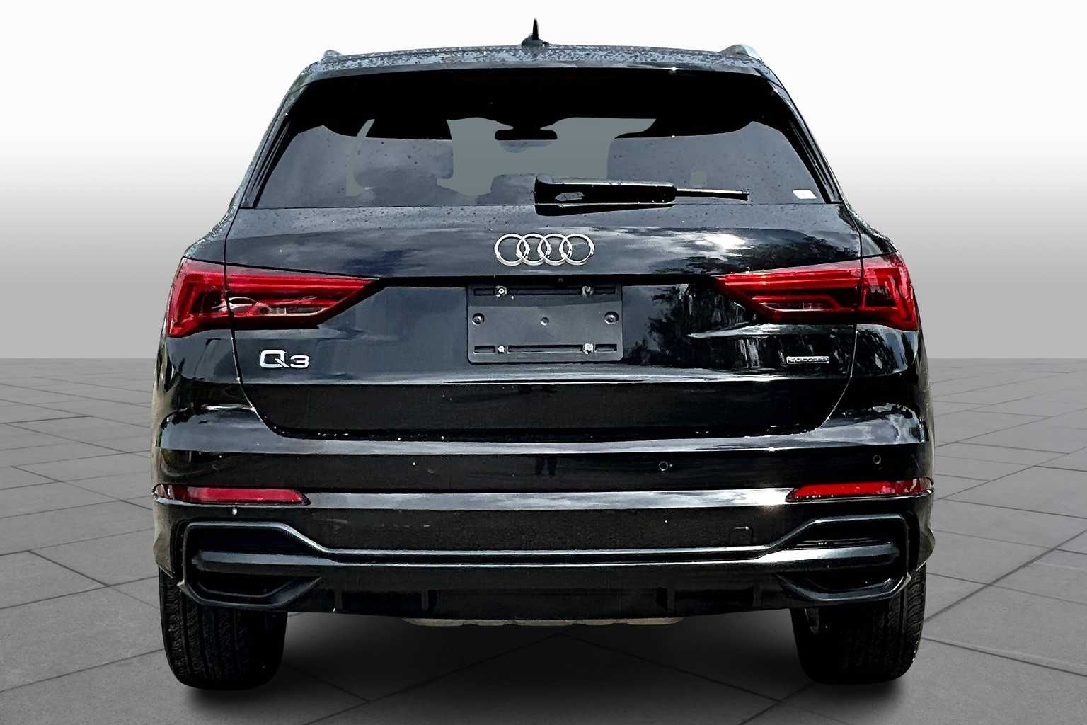 2019 Audi Q3 S line Premium Plus photo 3