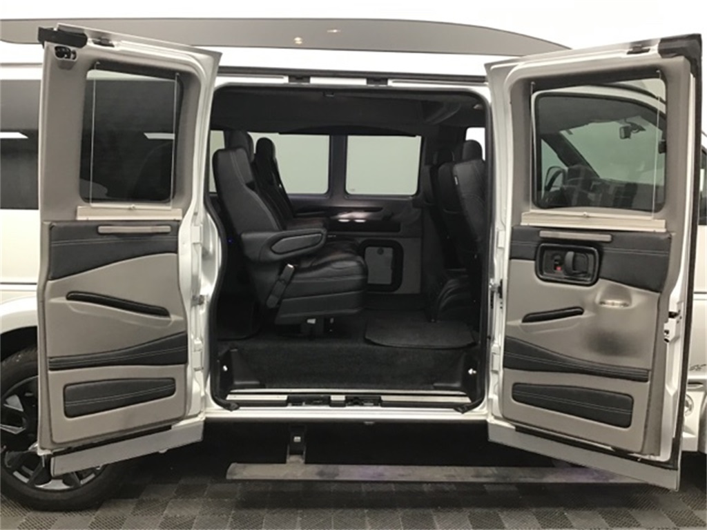 2023 Gmc Savana photo 37