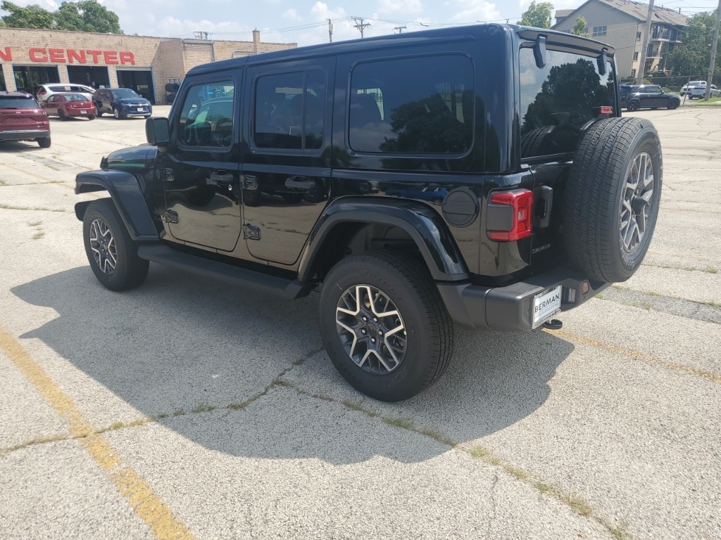 2025 Jeep Wrangler Sahara photo 5