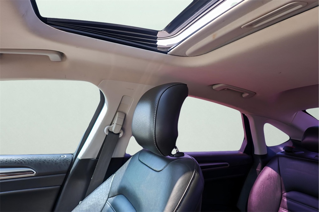 2015 Ford Fusion SE photo 15