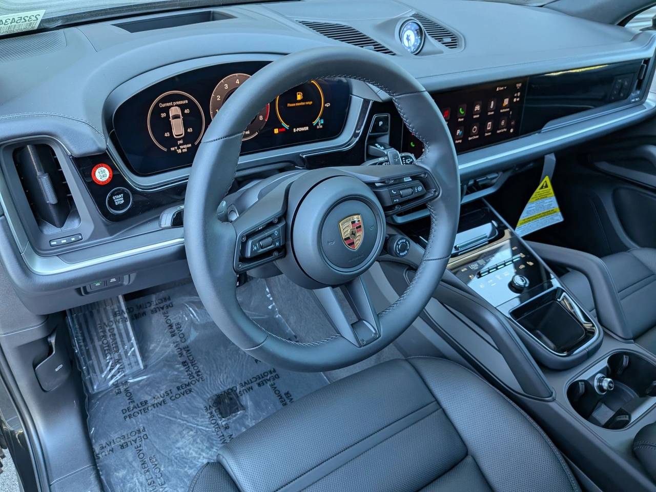 2025 Porsche Cayenne E-Hybrid photo 4