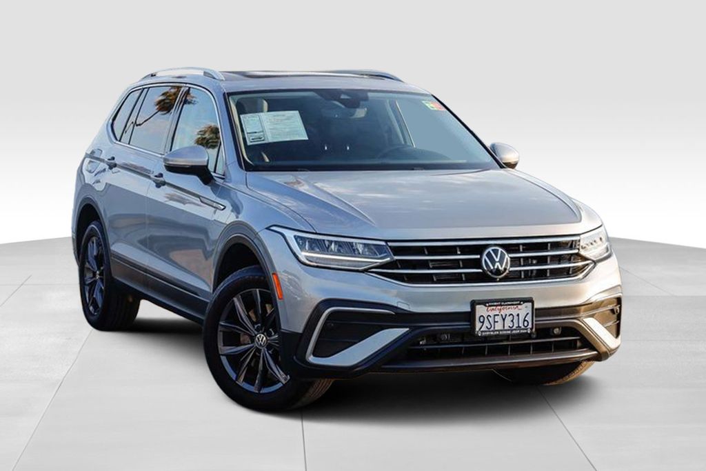 2022 Volkswagen Tiguan SE photo 2