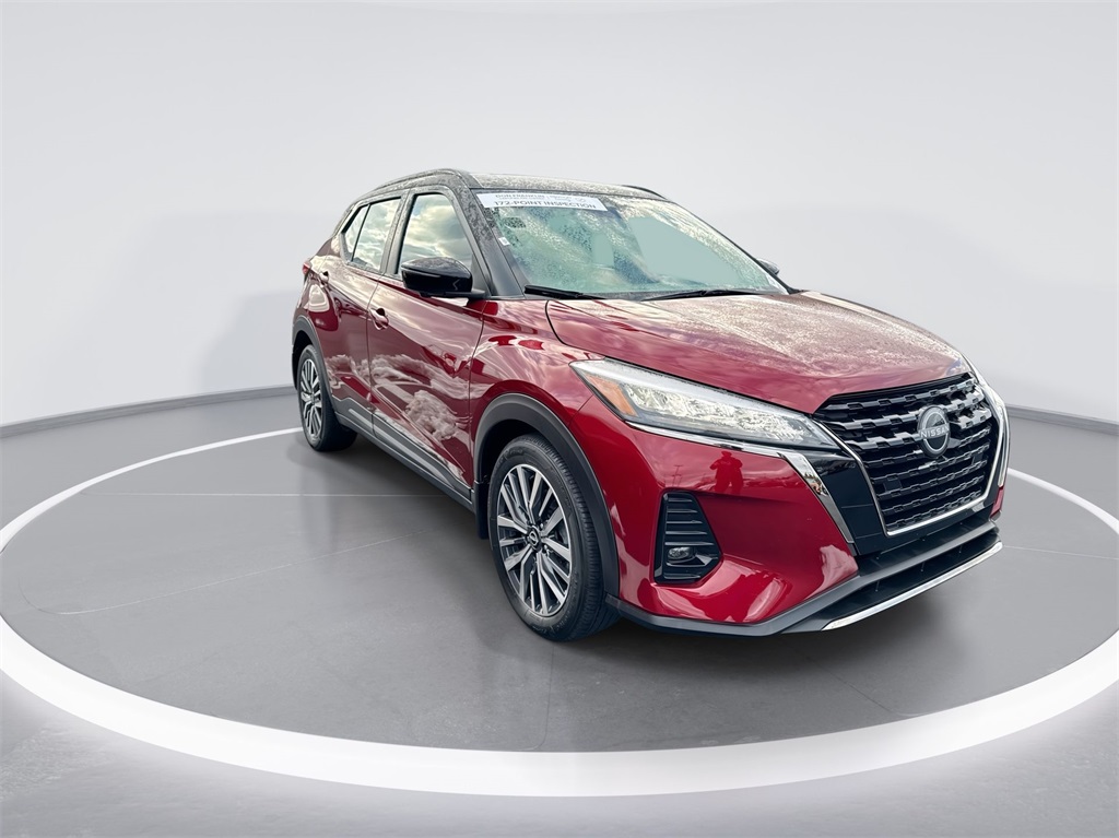 2023 Nissan Kicks SR photo 2