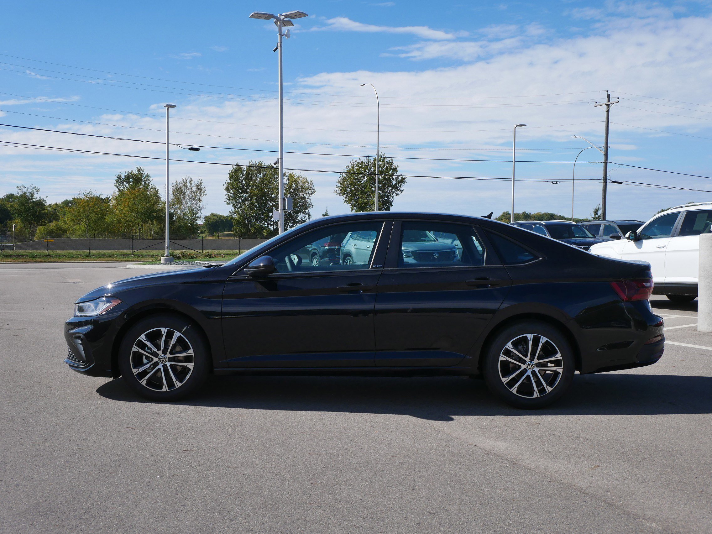 2025 Volkswagen Jetta Sport photo 3