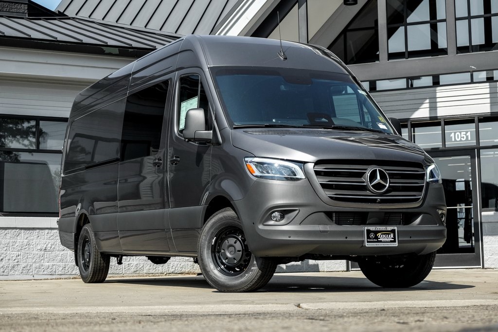 2025 Mercedes-Benz Sprinter Cargo Van Base's photo
