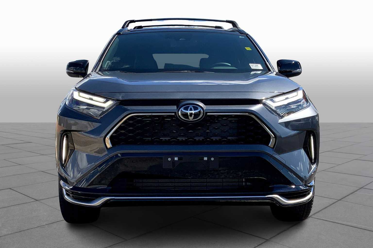 2025 Toyota RAV4 Hybrid XSE Sport photo 3