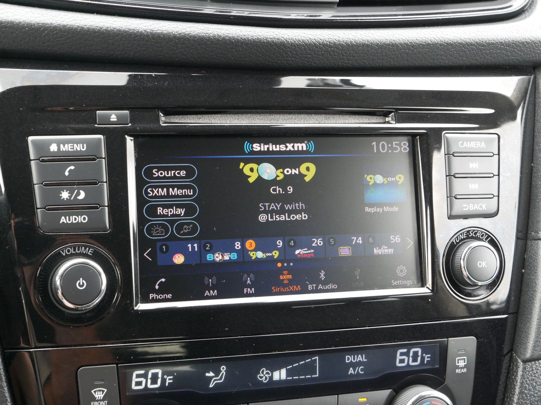2019 Nissan Rogue SV photo 22