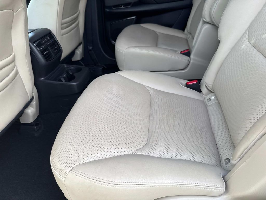 2022 Mazda CX-9 Touring photo 14