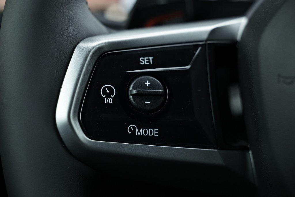2026 Bmw 550e xDrive photo 33