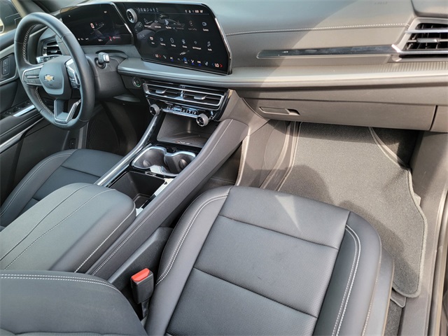 2025 Chevrolet Traverse photo 17