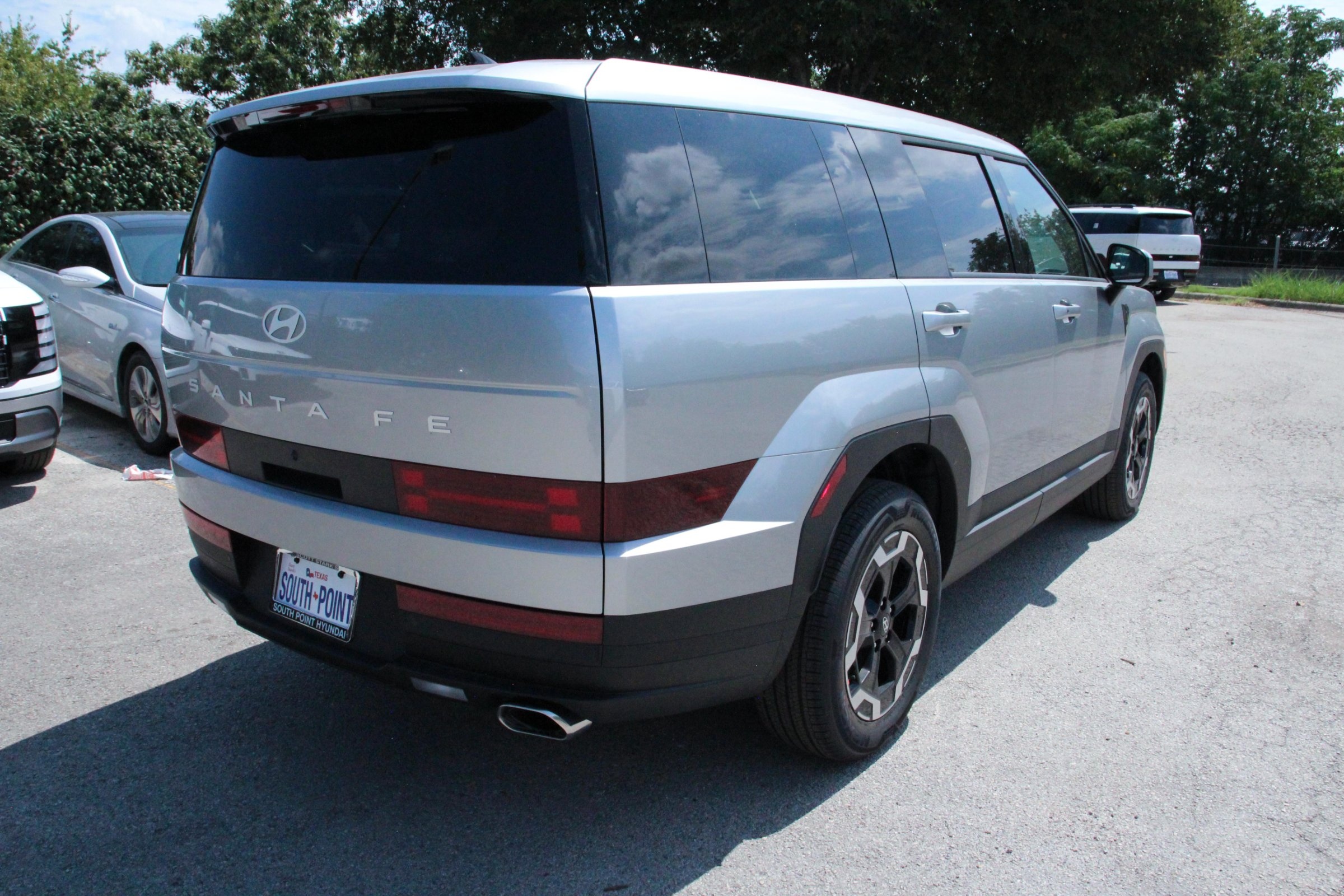 2026 Hyundai Santa Fe SE photo 5