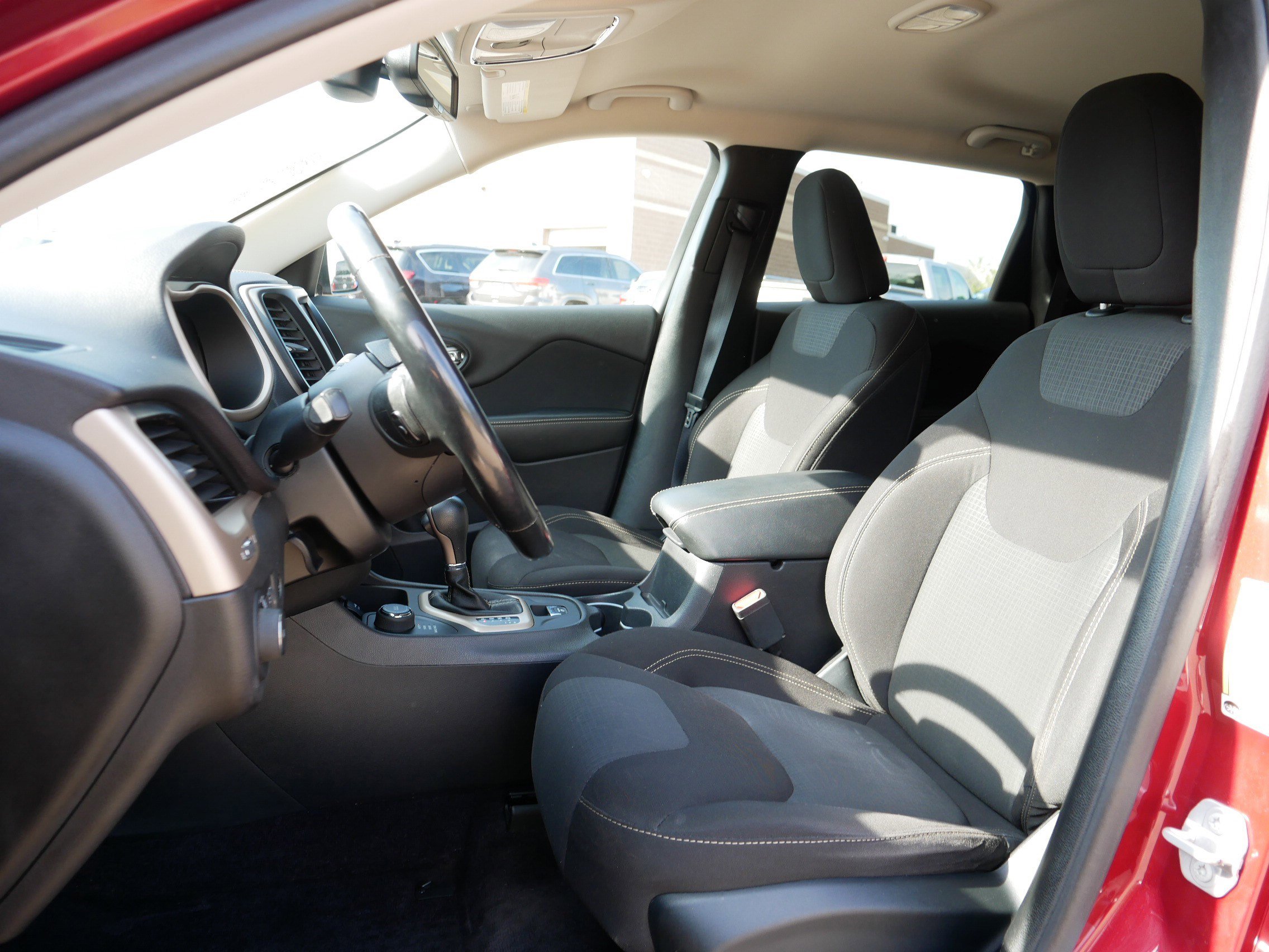 2017 Jeep Cherokee Latitude photo 33