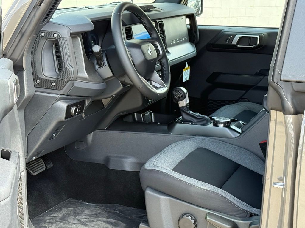 2025 Ford Bronco Big Bend photo 6
