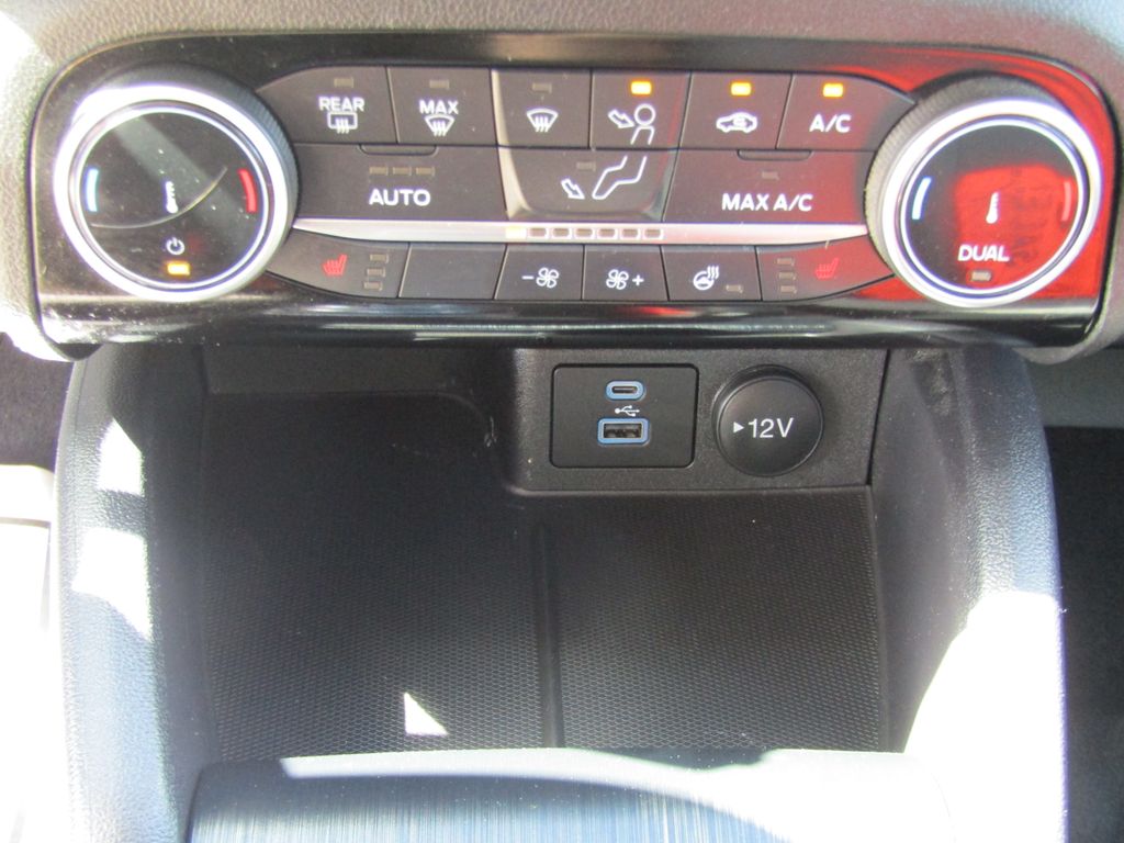 2022 Ford Escape SE photo 26