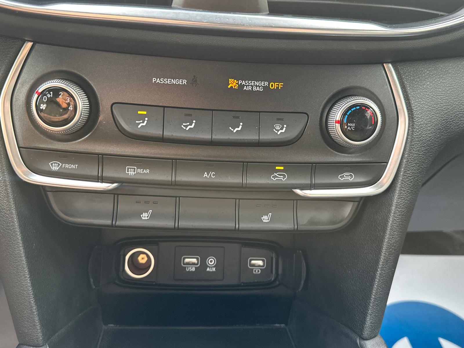 2019 Hyundai Santa Fe SEL photo 18