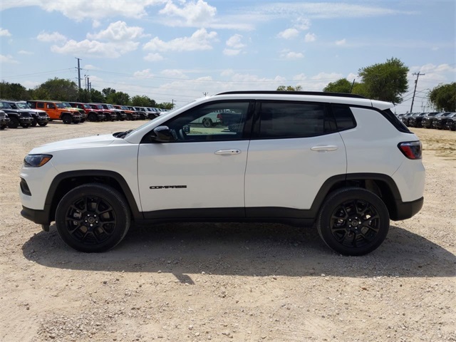 2026 Jeep Compass Latitude photo 3