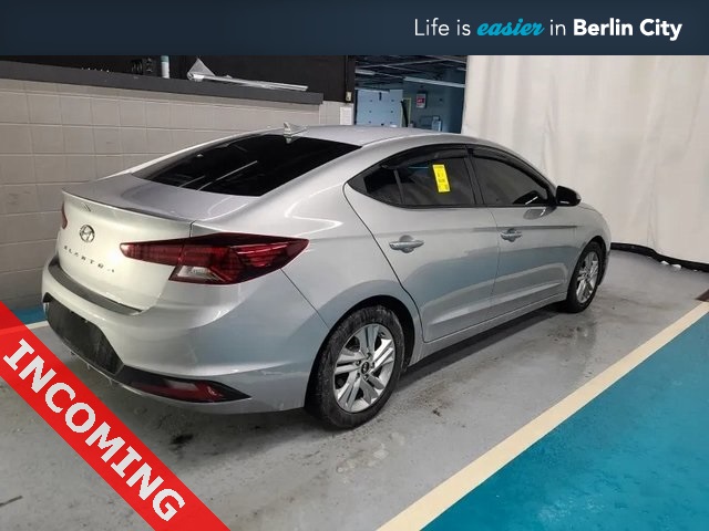 2020 Hyundai Elantra SEL photo 3