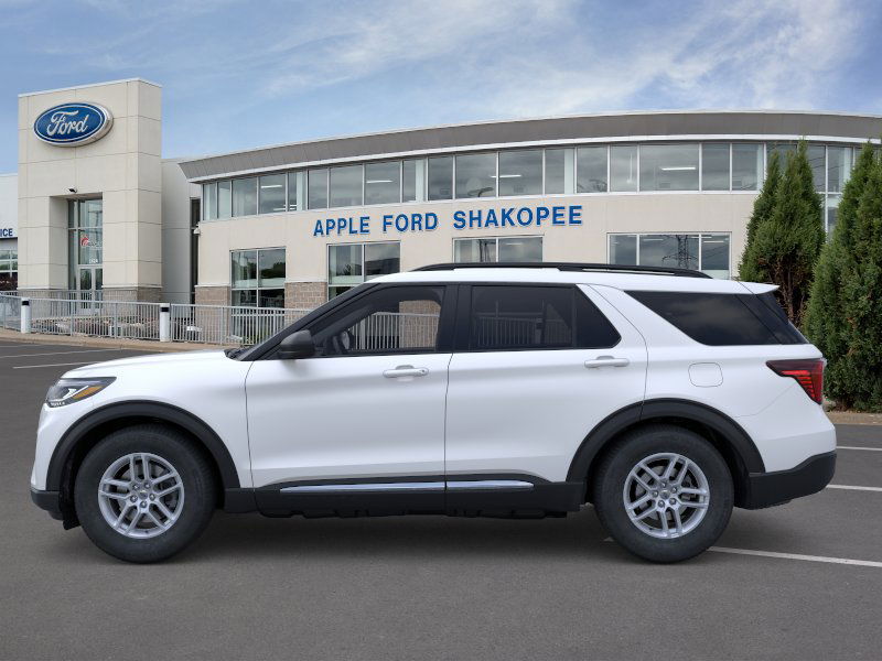 2025 Ford Explorer photo 2
