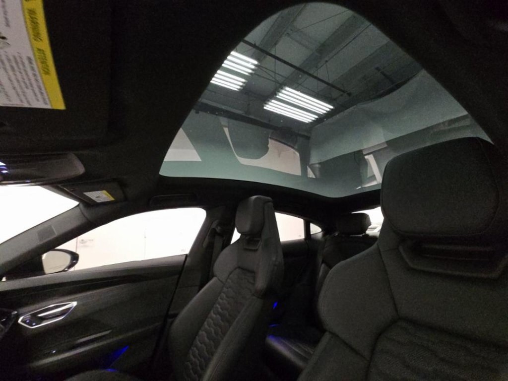 2022 Audi e-tron GT Prestige photo 4