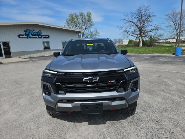 2024 Chevrolet Colorado Z71 photo 3