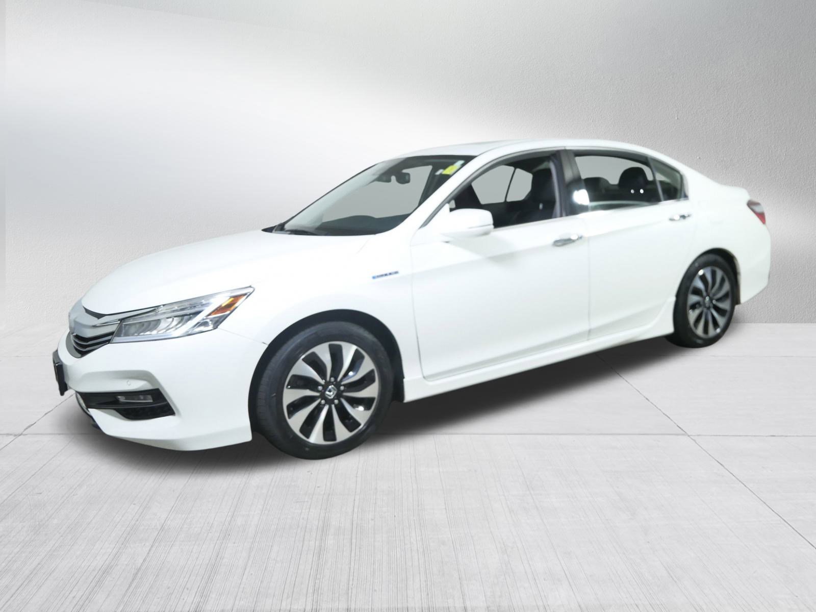 2017 Honda Accord Hybrid Touring photo 2
