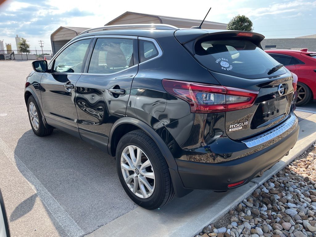 2020 Nissan Rogue Sport SV photo 2