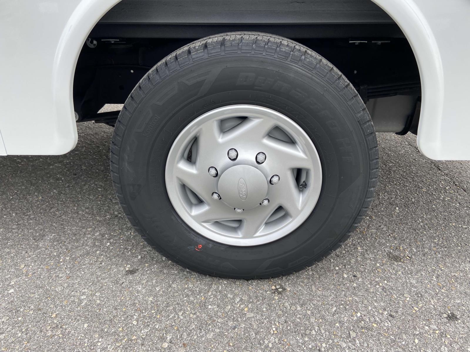 2025 Ford E-350 Base photo 4