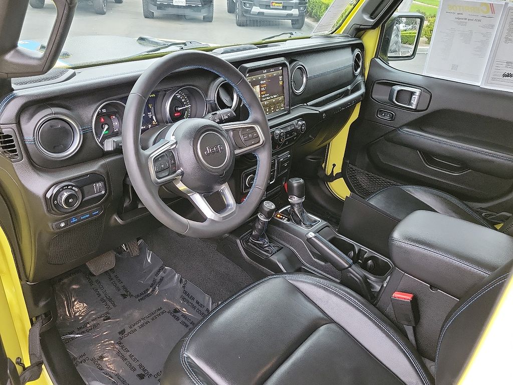 2023 Jeep Wrangler Rubicon 4xe photo 2