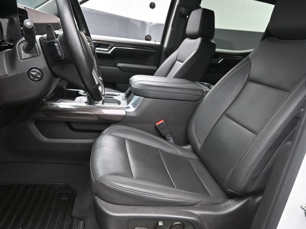 2023 Chevrolet Silverado 1500 LTZ photo 8