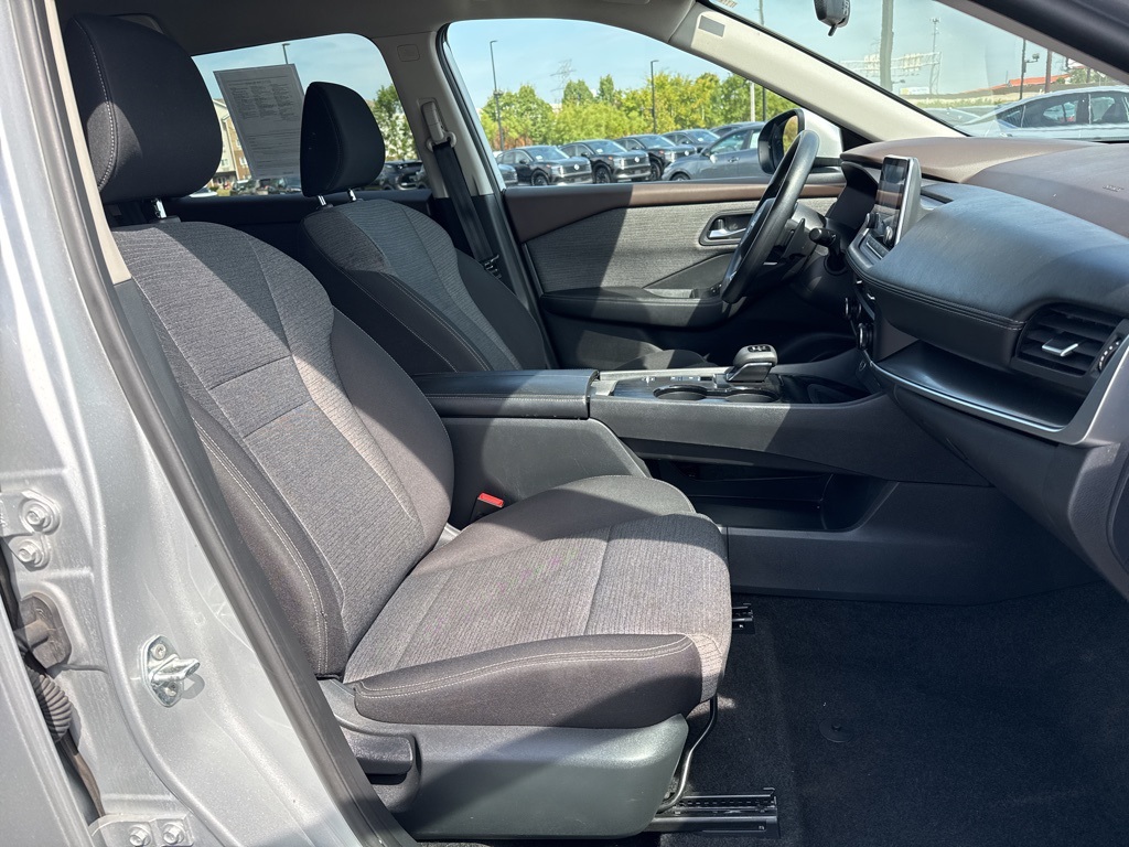 2023 Nissan Rogue SV photo 15