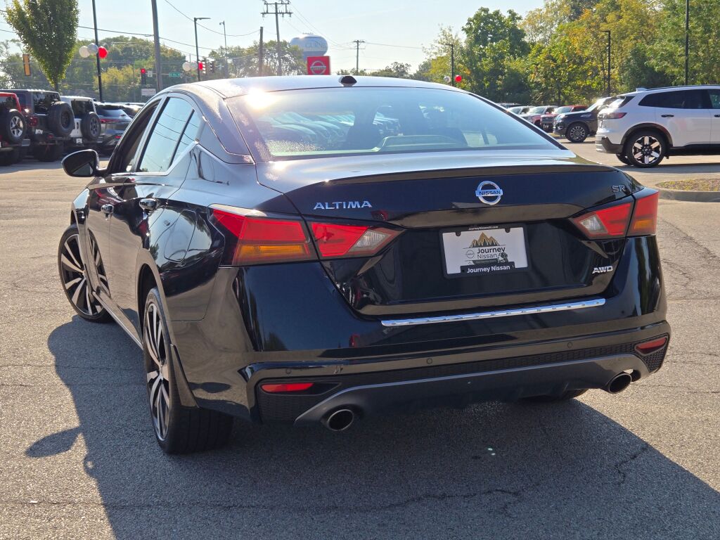 2022 Nissan Altima 2.5 SR photo 10