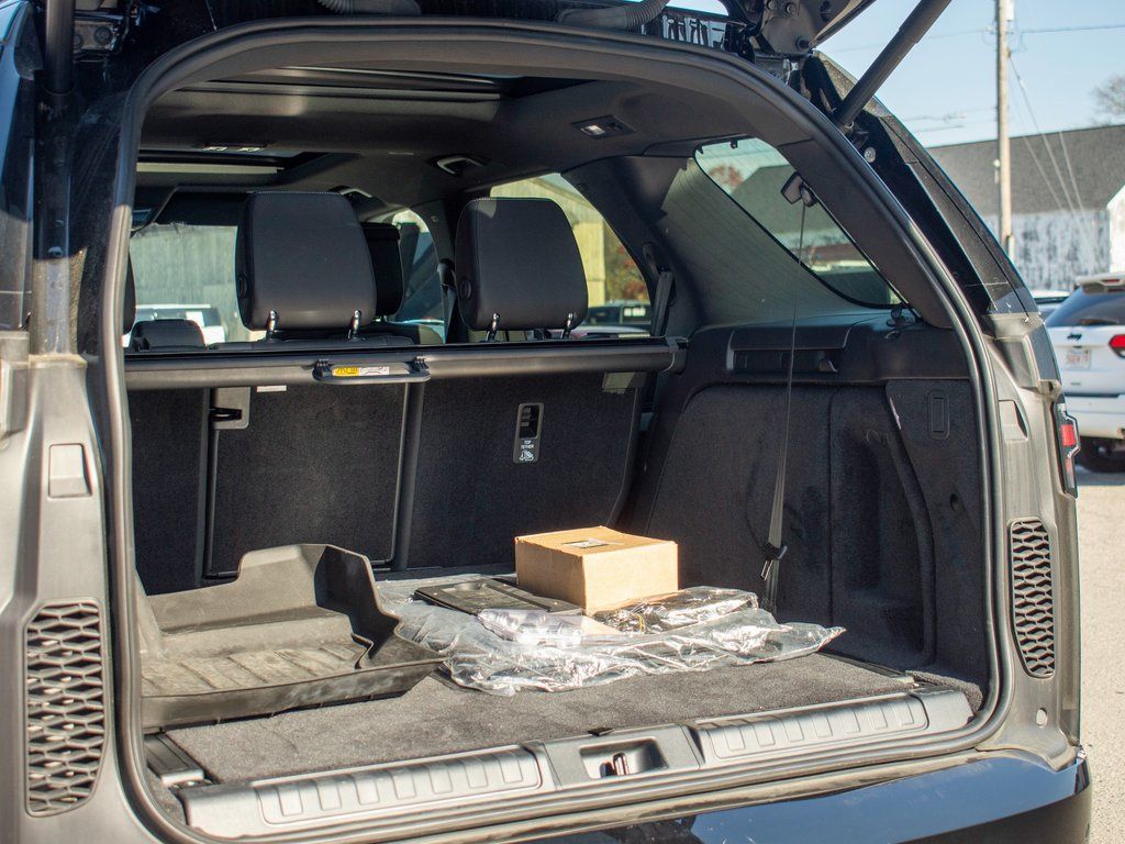 2024 Land Rover Discovery SE photo 33
