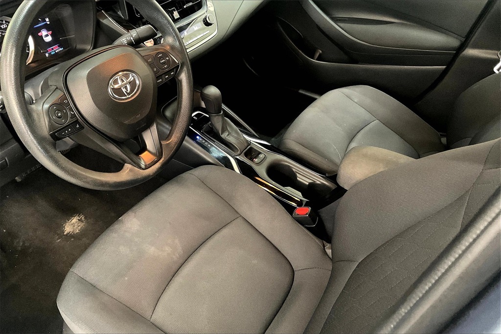 2022 Toyota Corolla LE photo 16